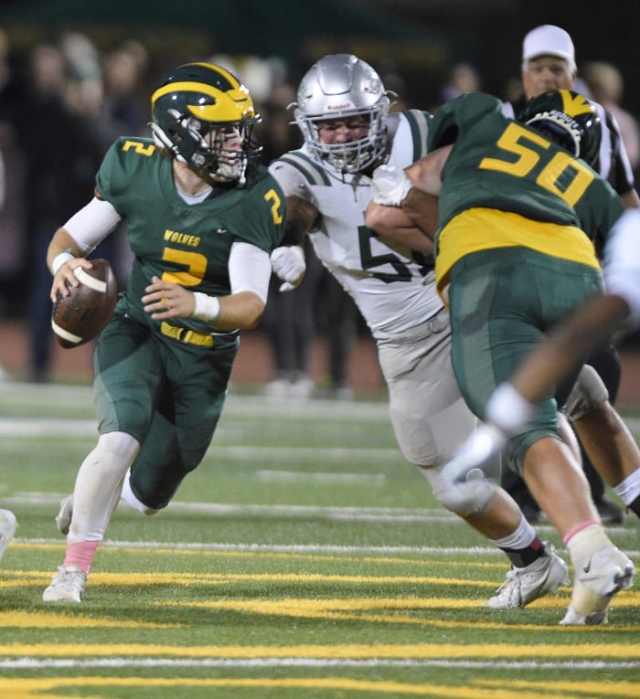 De La Salle 33, San Ramon Valley 27 by Eric Taylor 10-13-2023101320236